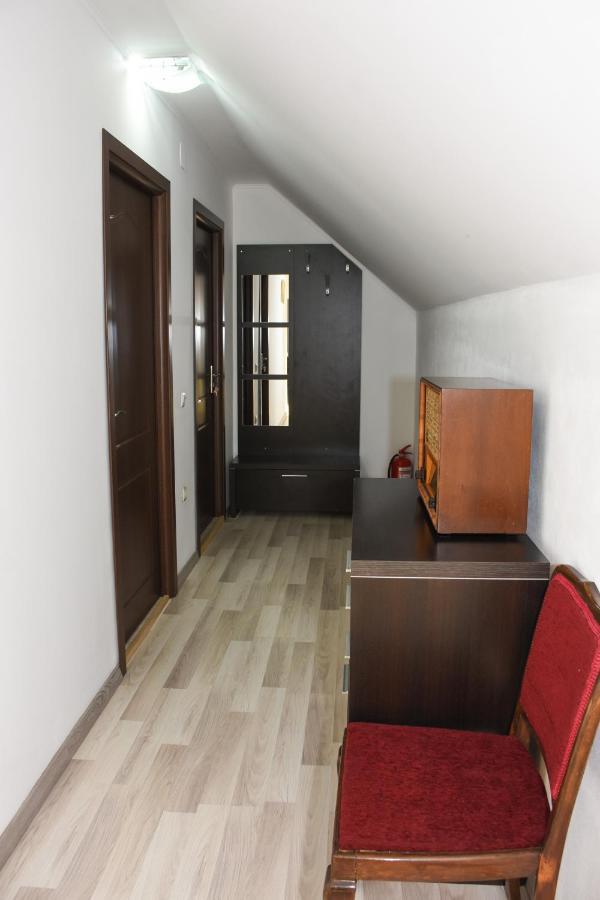 Tomis House Hotel Árgyasudvarhely Kültér fotó