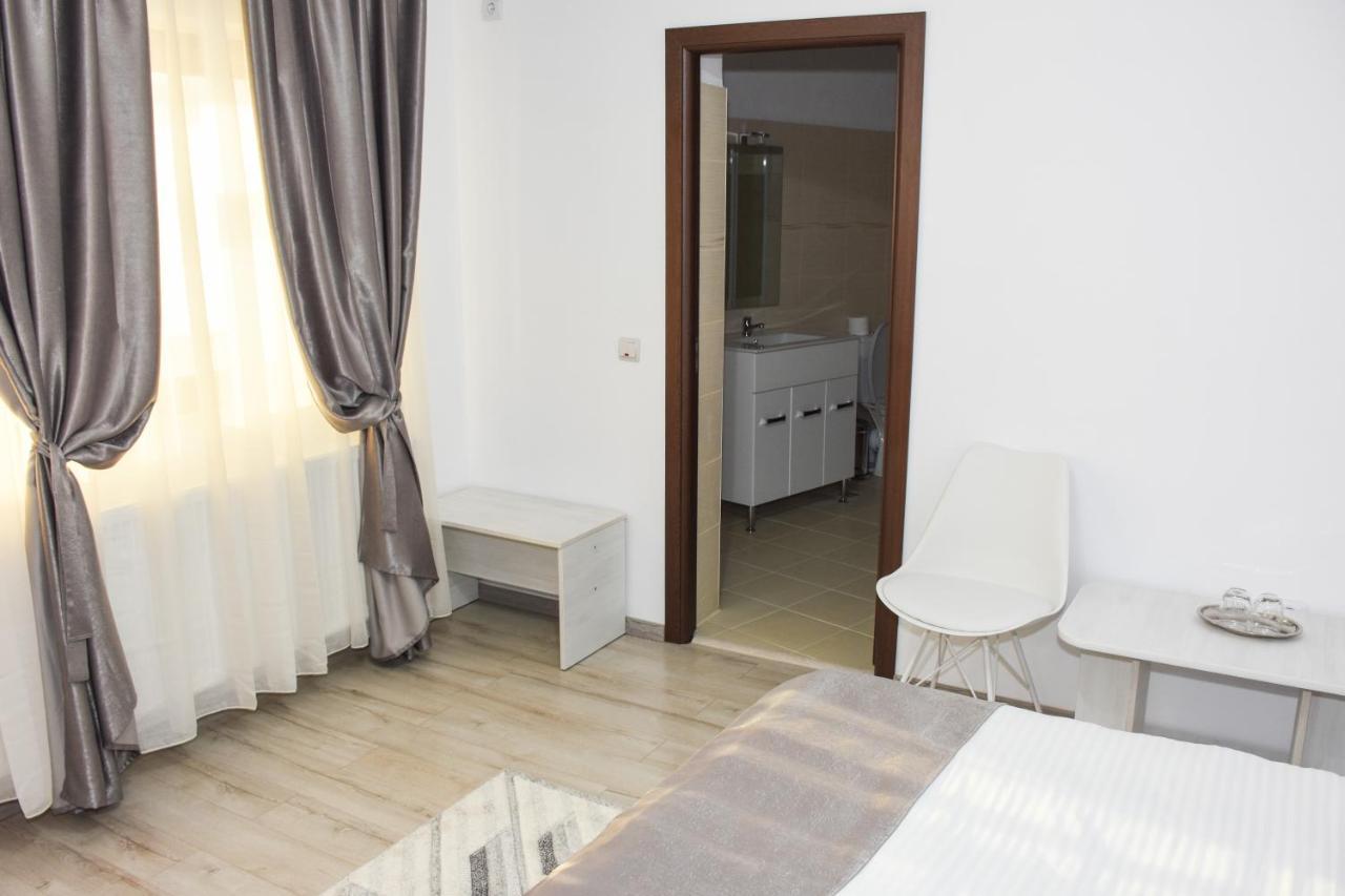 Tomis House Hotel Árgyasudvarhely Kültér fotó