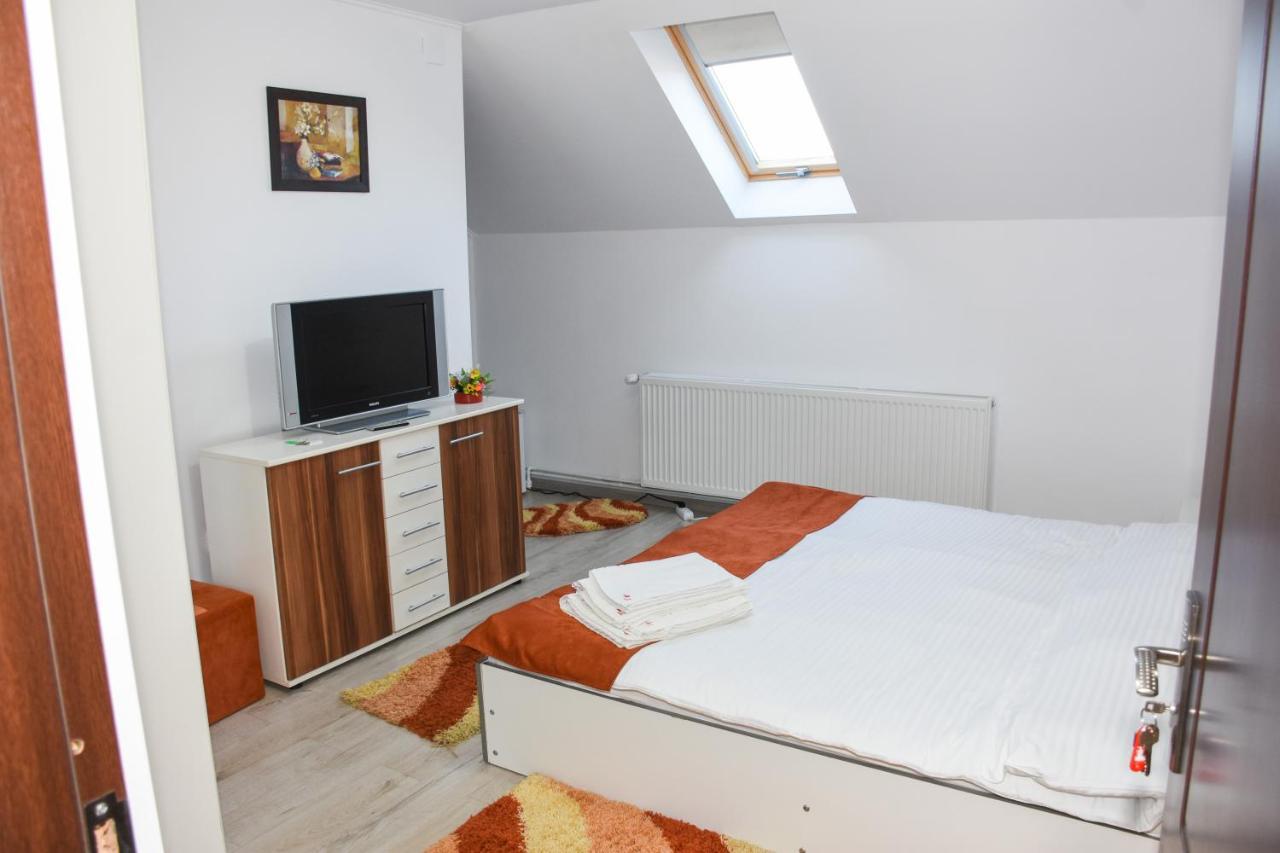 Tomis House Hotel Árgyasudvarhely Kültér fotó