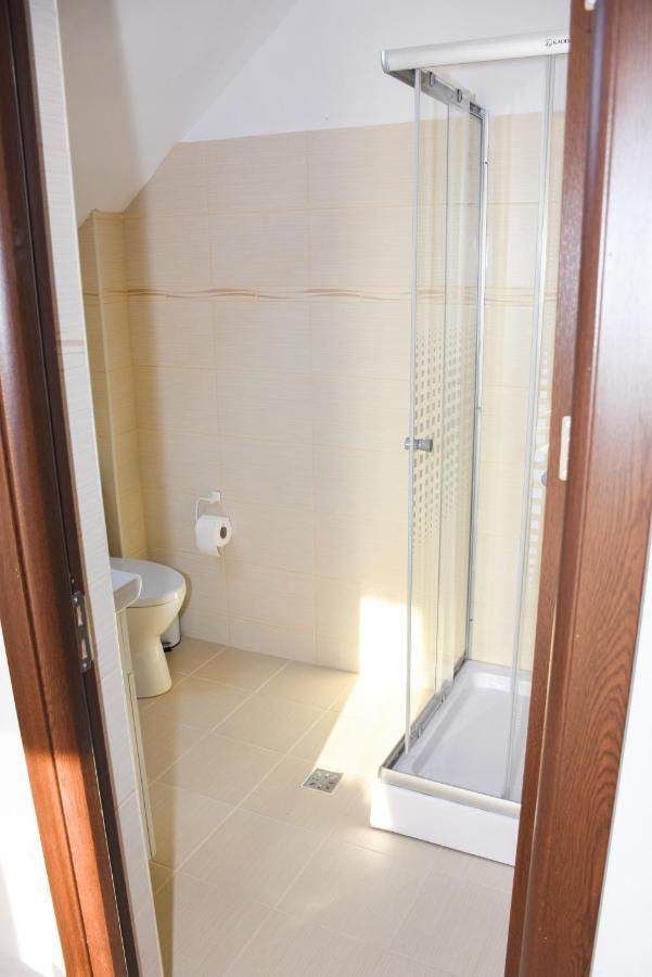 Tomis House Hotel Árgyasudvarhely Kültér fotó