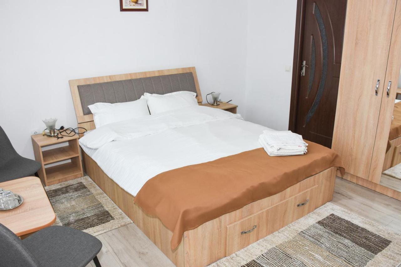 Tomis House Hotel Árgyasudvarhely Kültér fotó