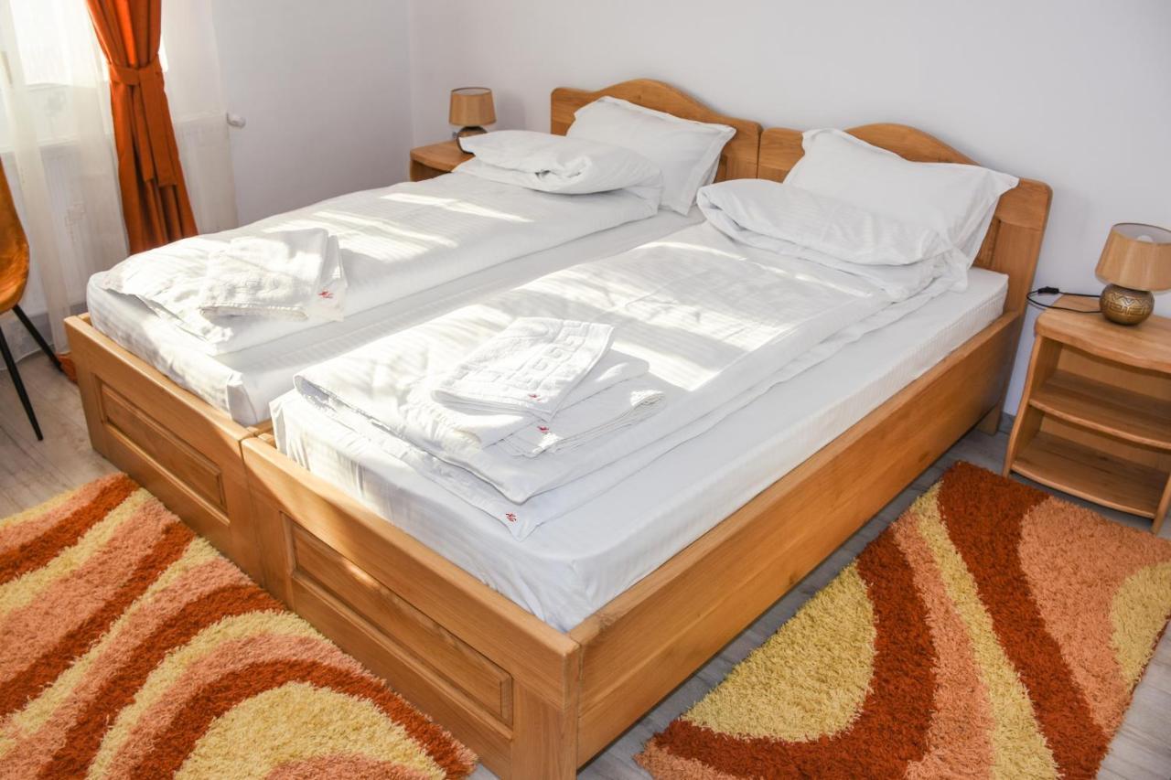 Tomis House Hotel Árgyasudvarhely Kültér fotó