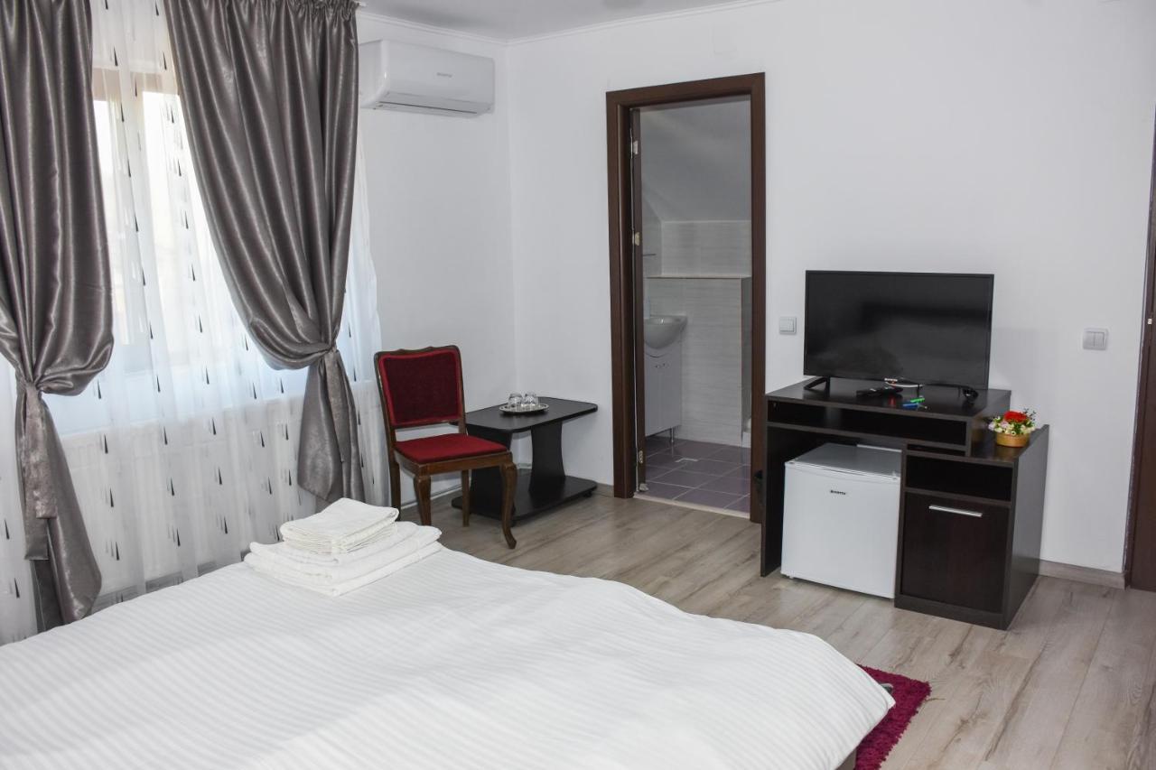Tomis House Hotel Árgyasudvarhely Kültér fotó