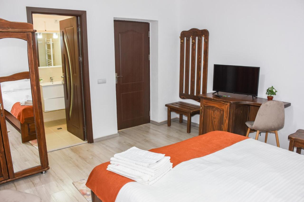 Tomis House Hotel Árgyasudvarhely Kültér fotó