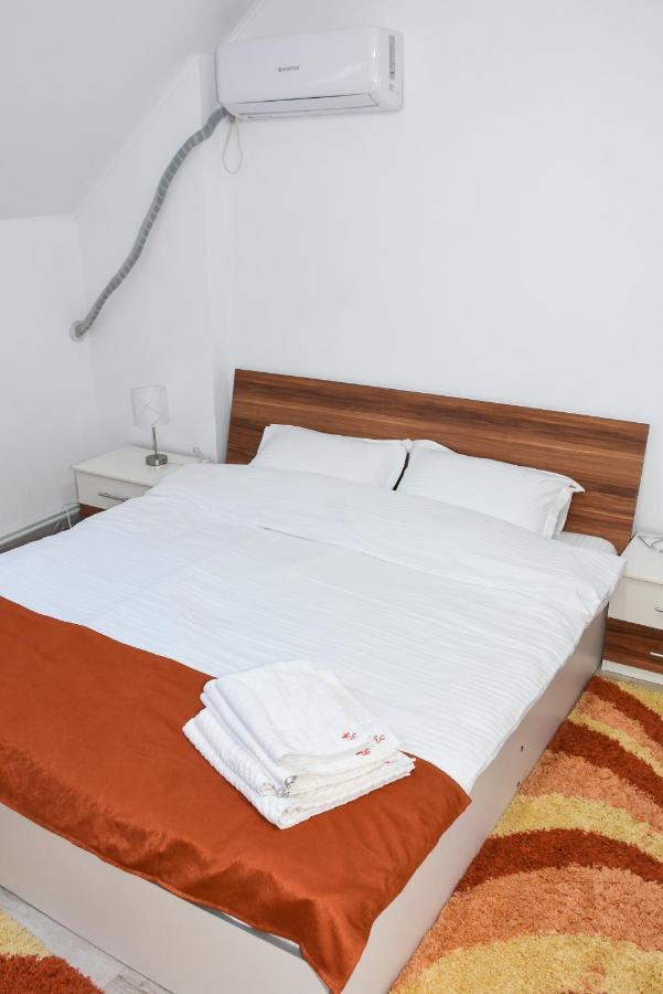 Tomis House Hotel Árgyasudvarhely Kültér fotó