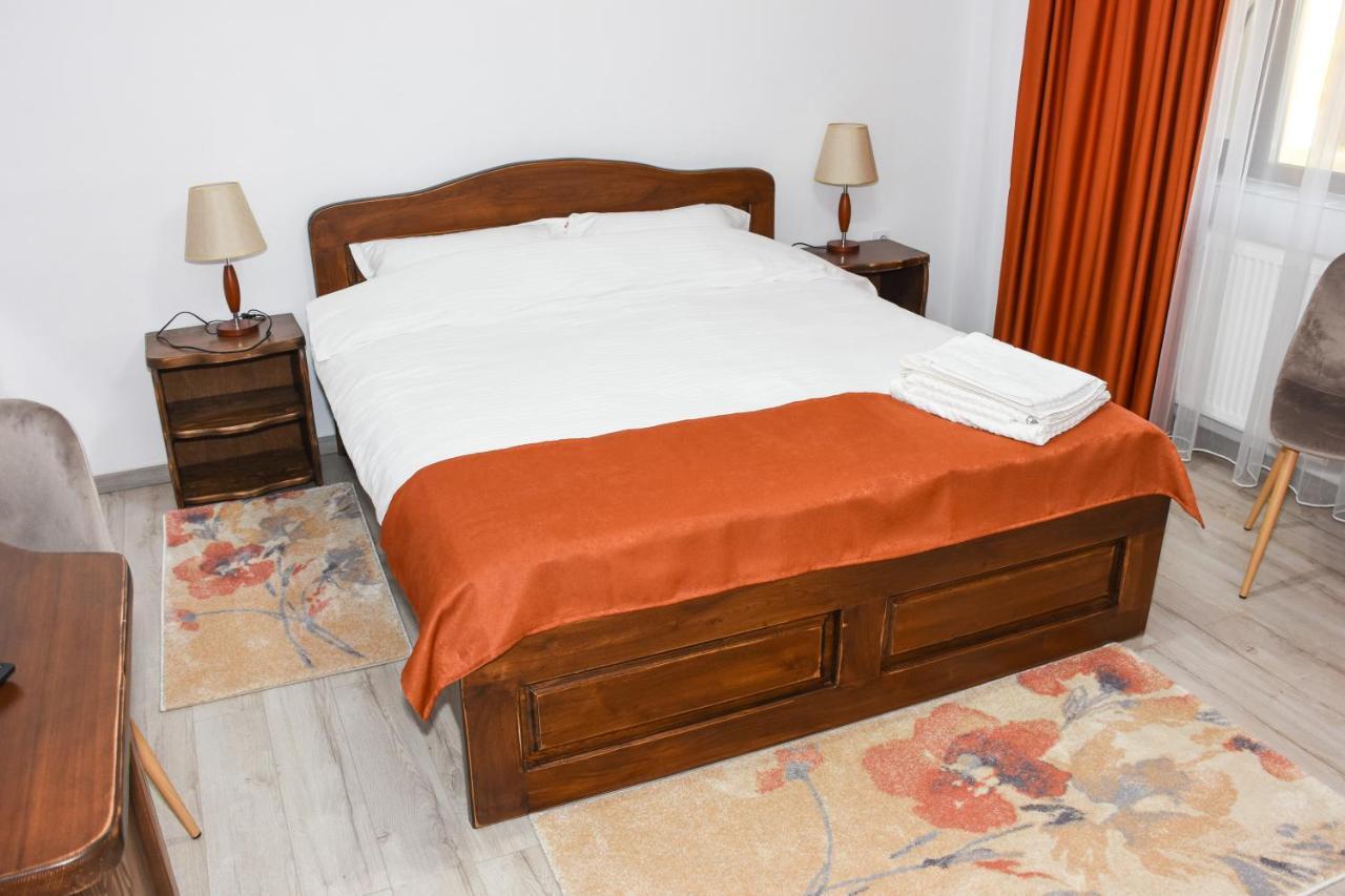 Tomis House Hotel Árgyasudvarhely Kültér fotó
